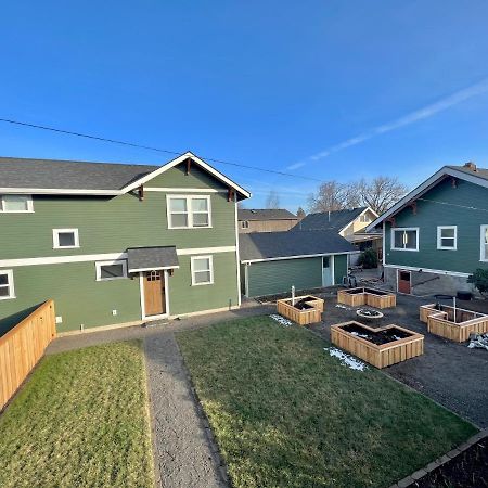 Brand New Custom Built Cottage In Downtown W/Pool! Салем Екстериор снимка